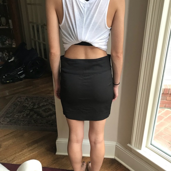 Elizabeth and James Soft Black Skirt Size 2 - Picture 3 of 6